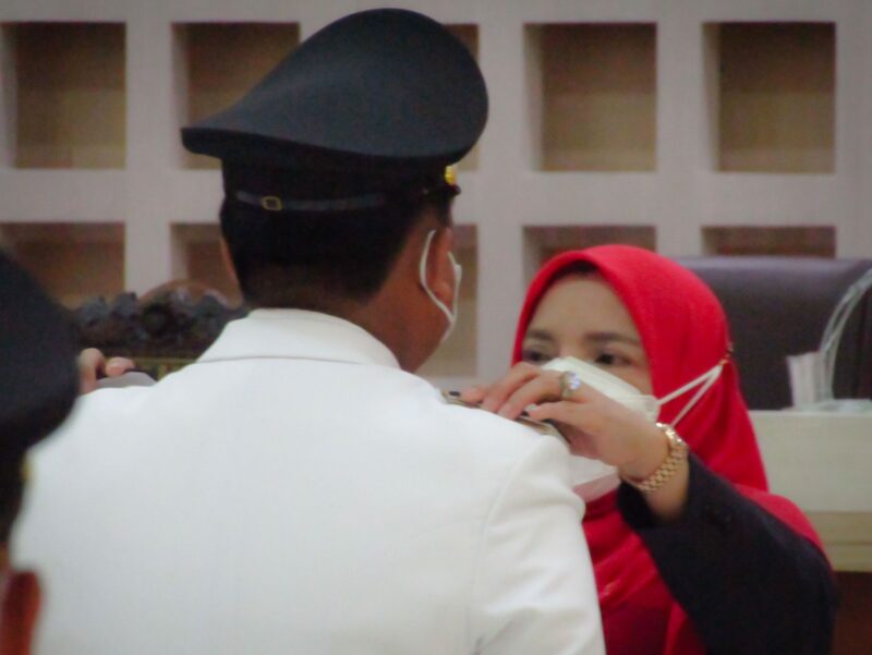 Wali Kota Bandarlampung Eva Dwiana melantik pejabat struktural di lingkungan Pemkot Bandarlampung di Aula Gedung Semergou, Kamis (13/1). Foto: Netizenku.com