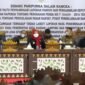 Wali Kota dan Wakil Wali Kota Bandarlampung, Eva Dwiana dan Deddy Amarullah, bersama Pimpinan Sidang Paripurna DPRD Bandarlampung Edison Hadjar, Rabu (19/1). Foto: Netizenku.com