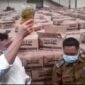 Polda Lampung bersama Tim Satgas Pangan menemukan 345,6 ribu liter minyak goreng di gudang CV Sinar Laut, Kelurahan Gubak, Kecamatan Panjang, Bandarlampung, Selasa (22/2). Foto: IST