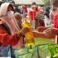 Pasar Murah Minyak Goreng dan Sembako diserbu warga Kemiling dan beberapa warga Pesawaran di Lapangan Maruja, Pinang Jaya, Kemiling, Kamis (17/2). Foto: Netizenku.com