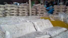 Pedagang tahu dan tempe di Pasar Tugu, Tanjungkarang Timur, Bandarlampung, Rabu (16/2). Foto: Netizenku.com