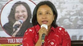 Ketua Forum PUSPA Lampung, Yuli Nugrahani, menjadi narasumber pada acara dialog Perempuan dan Tantangan Peradaban di Malahayati Career Center (MCC) Universitas Malahayati, Bandarlampung, Selasa (8/3). Foto: Netizenku.com