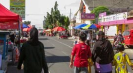 Wisata Kuliner Taman UMKM Bung Karno, Jalan Gatot Subroto, Garuntang, kembali dibuka pasca menurunnya kasus Omicron di Kota Bandarlampung, Sabtu (12/3). Foto: Netizenku.com 