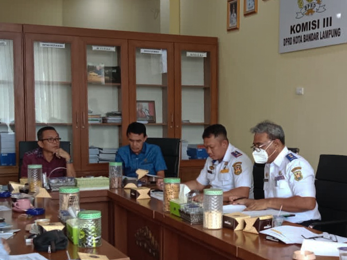 DPRD Bandarlampung rapat dengar pendapat bersama Dinas Perhubungan Bandarlampung di Ruang Rapat Komisi III, Selasa (8/3). Foto: Netizenku.com