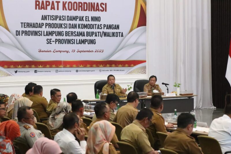 Gubernur Lampung saat menggelar Rakor di Mahan Agung, Bandarlampung, Selasa (19/9). Foto: Diskominfotik Lampung