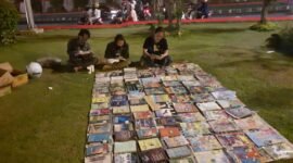 Lampung Ngopi, ketika membuka lapak baca buku di taman kota. Foto: Arsip Luki