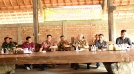 Foto: M Firsada berdialog dalam upaya meningkatkan produktivitas hasil pertanian di Tubaba. (Arie/NK)