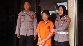 Foto: ART yang mencuri HP majikannya, terancam lima tahun bui. (Reza/NK)