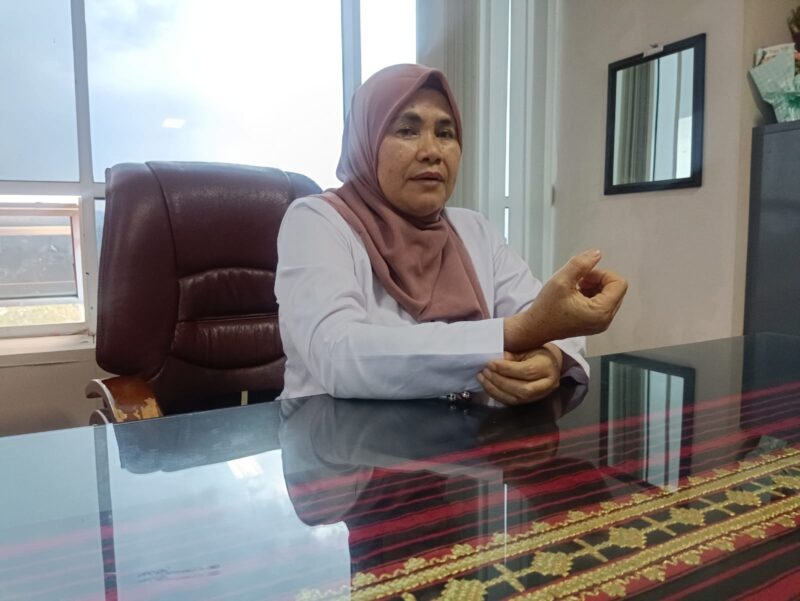 Kepala Dinas PPPA Bandarlampung, Maryamah, ketika diwawancarai di Kantor, Rabu (31/1). Foto: Luki. 