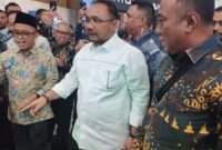 Sebelah Kanan Kepala Sekolah MAN 2 Balam, Tengah Kemenag RI, kiri, Kanwil Kemenag Lampung. 