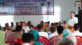Foto: M Firsada membuka Musrenbang Kecamatan Lambu Kibang. (Arie/NK)