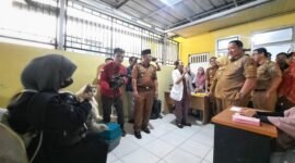 Gubernur Arinal Djunaidi ketika meresmikan RS Hewan. Foto: Yopie