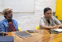 Hendri Std (kiri) dan Riedho Pratama (kanan) saat memimpin rapat kerja perdana AMSI Lampung, Rabu (20/3).