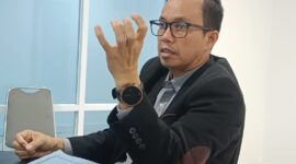 Kepala Dinas Perpustakaan dan Kearsipan (Perpusda) Provinsi Lampung, Riski Sofyan, ketika diwawancarai Lentera SL. Foto: Arsip Luki.