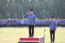 Sekdaprov Lampung, Fahrijal Darminto, ketika memimpin upacara. Foto: Diskominfotik Lampung. 