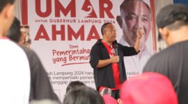 Umar Ahmad saat menyambut ratusan koordinator relawan pada peluncuran Rumah Bersama. (Foto: ist). 