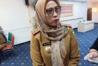 Kepala Bapeda Lampung, Elvira Umhami, ketika diwawancarai. Foto: Luki. 