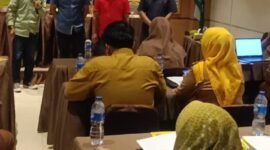 Kiri Ketua AMSI Lampung, Hendri STD, beserta pengurus AMSI lainnya. Foto: Luki. 