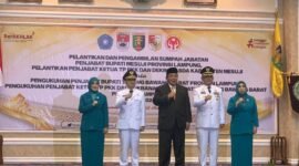 Kepala ESDM ketika mengabadikan momen usai dilantik. Foto: Luki. 