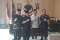 Parosil melakukan silaturahmi dan komunikasi politik terhadap ketua DPD NasDem Lampung Herman HN. (Iwan/NK)