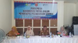 Kadis Kesehatan Lampung Barat, dr Widyatmoko Kurniawan, membuka Pertemuan Koordinasi Mitra dalam mendukung Pelaksanaan Germas, Selasa (4/6/2024). (Iwan/NK)