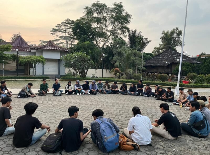 Elemen OKP ketika menggelar audiensi akbar. Foto: Luki. 