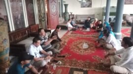 Laskar Lampung melakukan persiapan jelang unjuk rasa KPU terkait 'maskot kera'. 