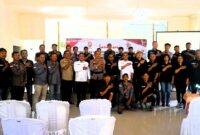 KPU Lampung Barat, mengadakan sosialiasi tentang pemilihan gubernur dan wakil gubernur serta bupati dan wakil bupati terhadap wartawan, di Hotel Kadaka, Kamis (13/6/2024). (Ist/NK)
