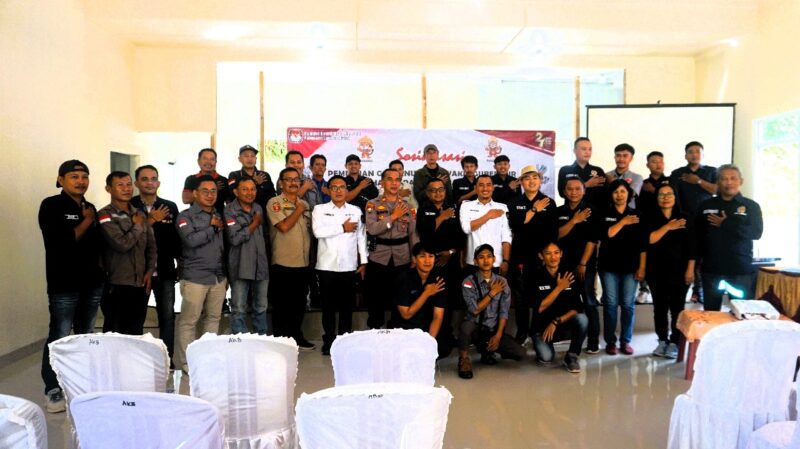 KPU Lampung Barat, mengadakan sosialiasi tentang pemilihan gubernur dan wakil gubernur serta bupati dan wakil bupati terhadap wartawan, di Hotel Kadaka, Kamis (13/6/2024). (Ist/NK)