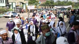 Jemaah haji ketika sampai di Gedung Madinatul Hujjaj Asrama Haji. 
