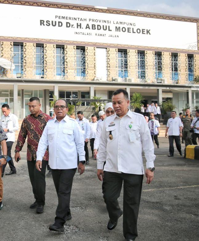 Pj Gubernur Lampung, Samsudin, ketika melakukan kunker di RSUDAM. (Foto: Adpim). 