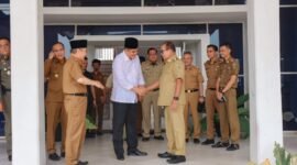Bupati Lampung Tengah Musa Ahmad, menerima Kunjungan Pj Gubernur Lampung, Samsudin, di Ruang Kerja Bupati, Selasa (2/7/2024). (Asep/NK)