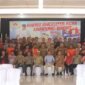 Pengurus KONI Lampung Barat, foto bersama Pengkab Cabor dan KOK saat mengikuti rapat anggota tahun 2024. (Iwan/NK)