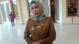 Kepala Dinas Perkebunan Provinsi Lampung, Yuliastuti, ketika diwawancarai. (Foto: Luki) 