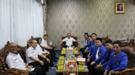 PMII Bandarlampung ketika beraudiensi dengan Sekdaprov Lampung. (Foto: Adpim)