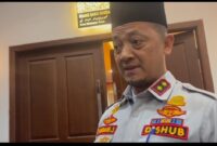 Kepala Dinas Perhubungan Provinsi Lampung, Bambang Sumbago, ketika diwawancarai. (Foto: Luki) 