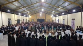 Prosesi ramah tamah malam pengesahan warga PSHT Lampung Barat angkatan 39 di Padepokan PSHT setempat, Jumat (12/7/2024) malam. (Iwan/NK)