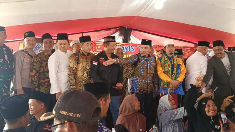 Majelis Taklim Baitul Muslimin Al Islamiah Kecamatan Suoh mengadakan pengajian akbar, Minggu (14/7/2024). (Iwan/NK)