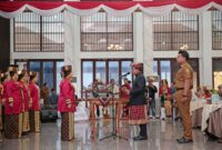 Pj Gubernur Lampung, Samsudin, ketika mengukuhkan Mighrul Lappung Bersatu. (Foto: Adpim) 