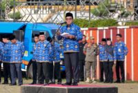 Pj Gubernur Lampung, ketika menjadi pembina upacara. (Foto: Adpim) 