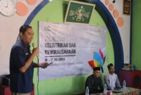 General Manager PLN UID Lampung, Sugeng Widodo, menyampaikan sambutan pada pembukaan Pelatihan Kelistrikan dan Kewirausahaan di Pondok Pesantren Tahsinul Khuluq, Bandarlampung. (Ist/NK)