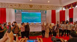 Penandatanganan komitmen bersama oleh Kadis Lingkungan Hidup se-kabupaten/kota di Lampung ini menunjukkan keseriusan dalam bersinergi, untuk mengatasi permasalahan sampah secara bersama-sama. (Arie/NK)