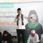 Pj Bupati Tubaba, M Firsada, memberikan sambutan pada kegiatan Tahlil dan Istighosah Kubro yang digelar di Masjid Baitusshobur, Komplek Islamik Center Tubaba, Minggu (21/7/2024). (Arie/NK)