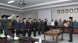 Pj Bupati Tubaba M Firsada, mengambil sumpah jabatan 7 orang pejabat yang dilantik menjadi pejabat eselon II, di lingkup Pemkab setempat, Selasa (23/7/2024). (Arie/NK)