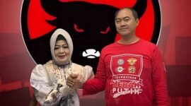 Reihana akhirnya berlabuh di PDI Perjuangan. Bonusnya, Reihana dapat wakilnya Aryodhia Febriansyah, anak ketiga mantan Gubernur Lampung Sjachroedin Zainal Pagaralam.