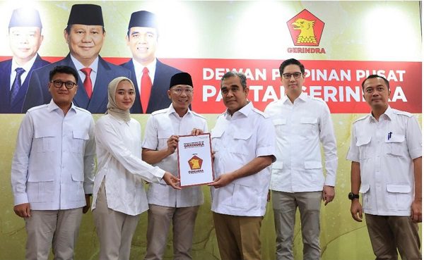 Rahmat Mirzani Djausal & dr Jihan Nurlela, resmi menerima Surat Rekomendasi B1KWK dari DPP Partai Gerindra sebagai calon Gubernur dan Wakil Gubernur Lampung dalam Pilkada Serentak 2024