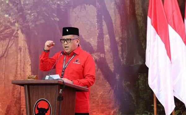 Sekretaris Jenderal PDIP Hasto Kristiyanto saat membacakan nama-nama calon kepala daerah yang diusung PDIP di Kantor DPP PDIP, Jakarta, Senin (26/08/2024)