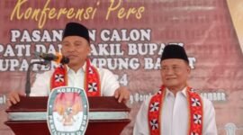 Pasangan calon bupati dan wakil bupati Lampung Barat, Parosil Mabsus dan Mad Hasnurin. (Ist/NK)
