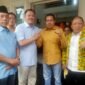 Ketua TIM Pemenangan Arisan ,Eriawan saat berfoto bersama dengan pasangan Balonbup Aries Sandi -Supriyanto