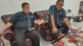 Kepala Unit Pelayanan PDAM Kedondong, Meidi, didampingi Kabag Teknik, Ardin Asdianto, Selasa (6/8/2024) menjelaskan pekerjaan lanjutan dari empat desa masih dalam proses. 